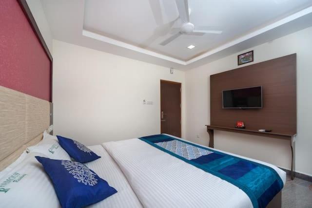 Famous Residency Hotel Tiruchirappalli Exterior photo