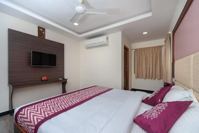 Famous Residency Hotel Tiruchirappalli Exterior photo